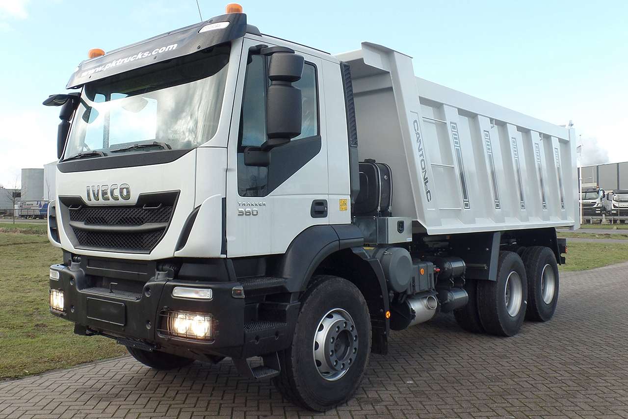 18 Cube (10m³) Tipper Truck available for hire